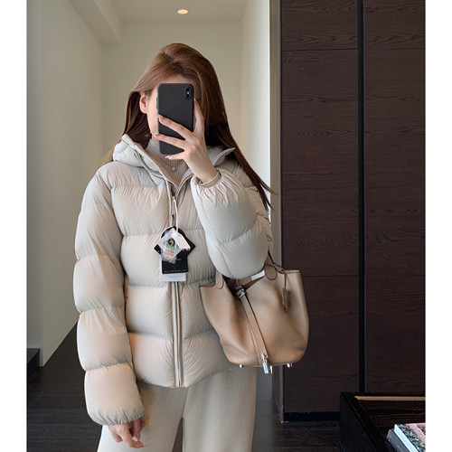 AMR UU◆鹅绒服～90白鹅绒厚实保暖短款连帽羽绒服女2025新款秋冬