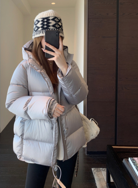 AMR UU◆轻奢鹅绒服～90白鹅绒收腰泡芙连帽羽绒服女2025新款冬季