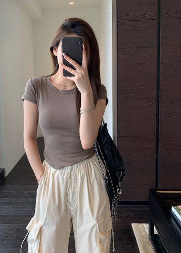 AMR UU◆显身材好比例 巨洋气小短款修身显瘦打底短袖T恤女夏新款