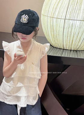 潼小乖|可亲子|女童夏季小众新款白色吊带蕾丝小衫飞袖上衣6q043