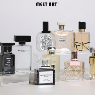 简约样板间香水口红道具衣帽间搭配组合梳妆台装 饰品摆件 饰软装