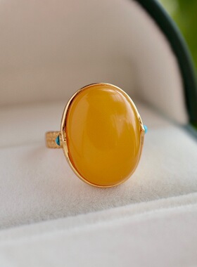 天然老蜡戒指S925纯银镶嵌大戒面戒指中性戒指鸡油黄老蜜蜡