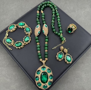 新款绿色红色捷克钻套装中古项链耳饰戒指手链小众首饰四件套