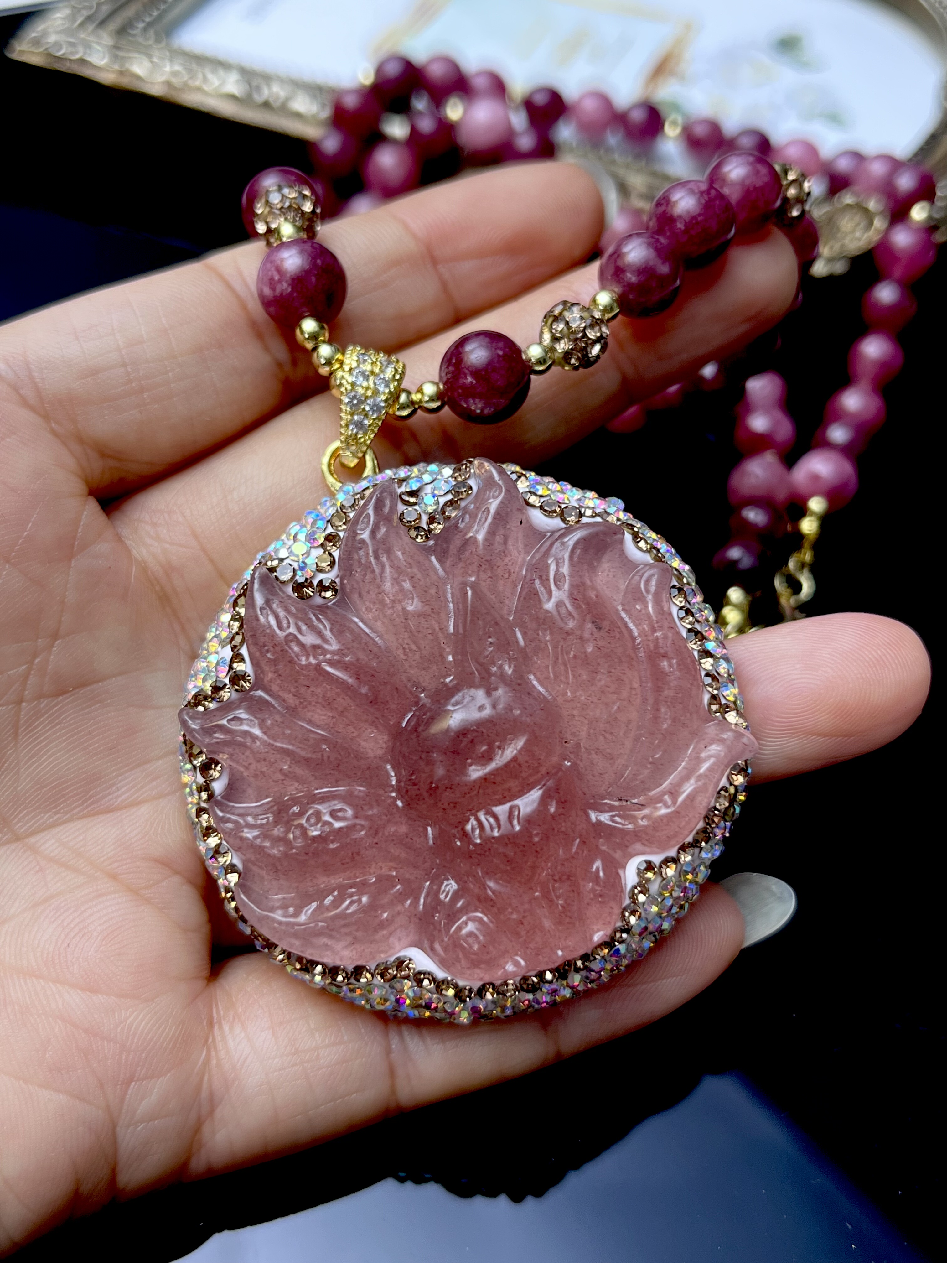 新款草莓晶九尾狐镶嵌毛衣链个性原创设计捷克钻项链厂家货源批发