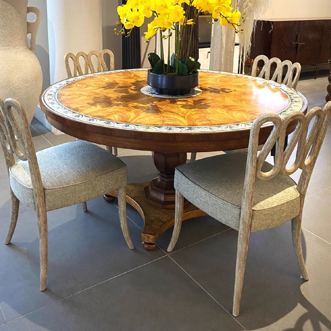 环美复古桃花芯实木别墅六人餐桌椅组欧式古典圆餐台家用高端定制