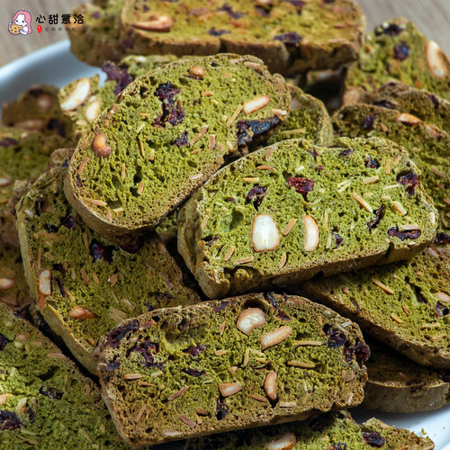 现烤意式抹茶鹰嘴豆杏仁脆饼