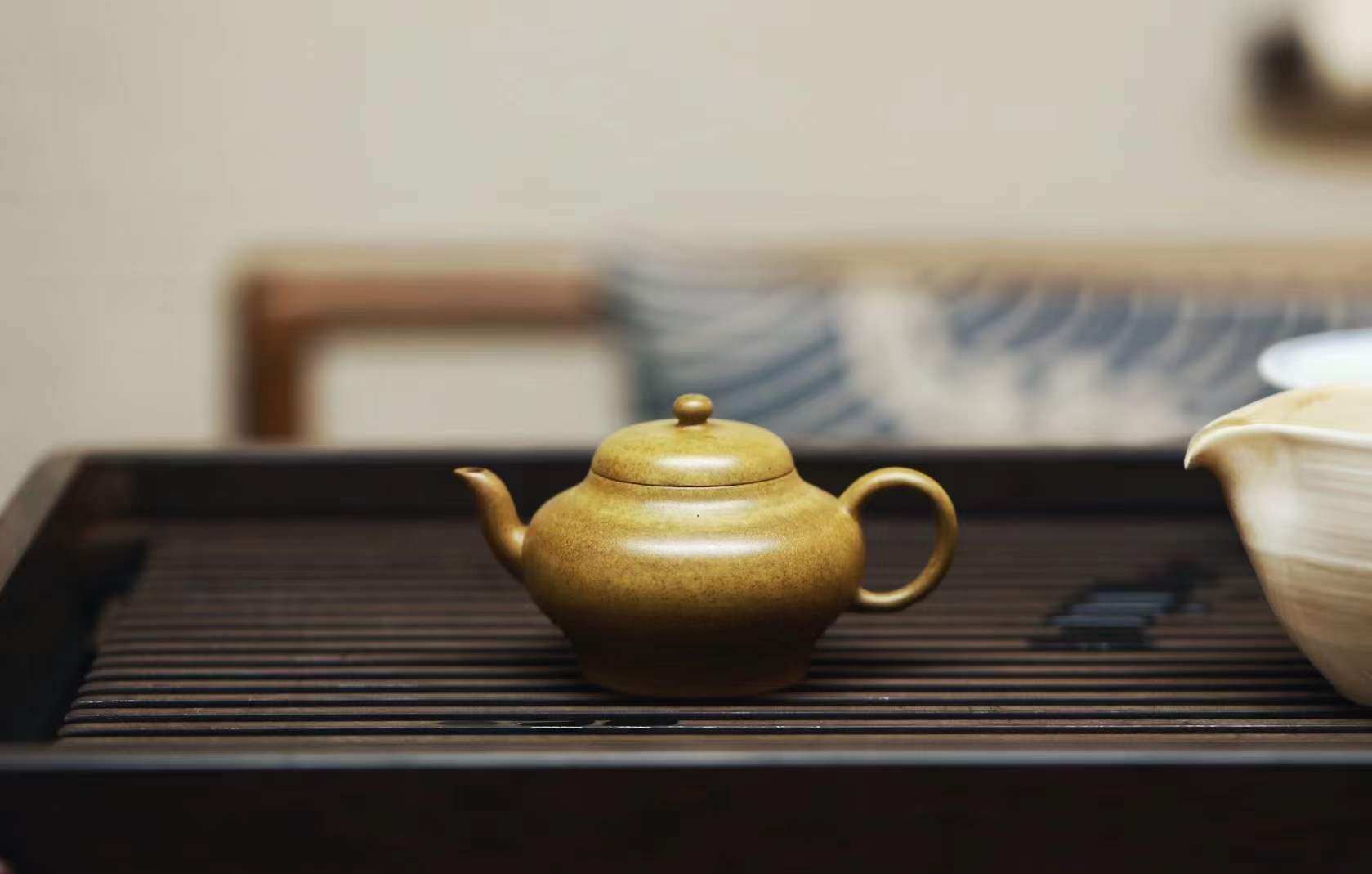 王欢弟子 | 李静《扁灯》纯手工原矿段泥 宜兴紫砂壶可询