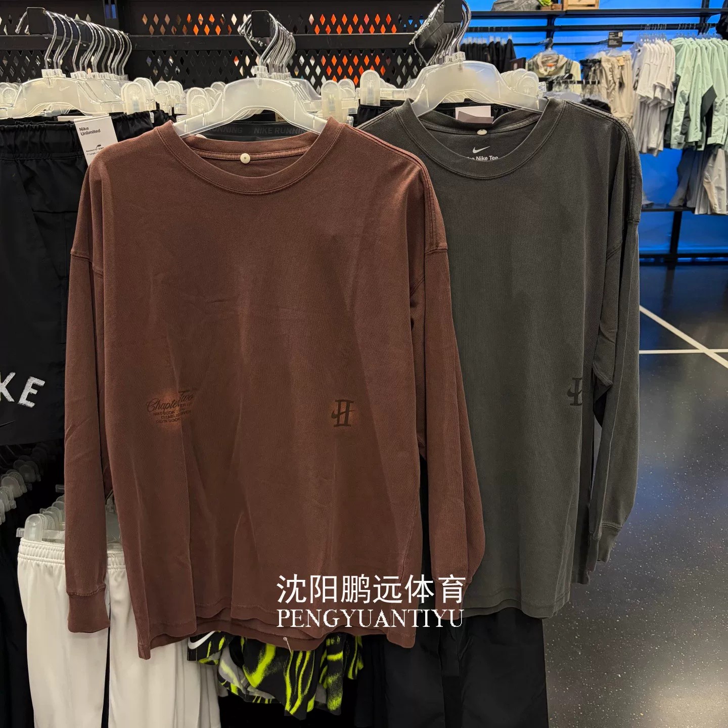 Nike耐克男子秋季休闲运动宽松圆领长袖T恤IH5086-502-010-245 - 实物图