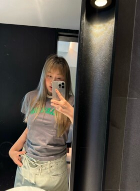 【特价5折】灰色短袖 绿色字母刺绣撞色圆领t恤女夏tee