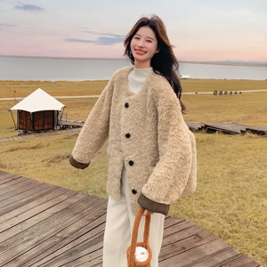 卡其色小香风皮毛一体羊羔毛外套女秋冬2025新款温柔甜美风厚棉服图片