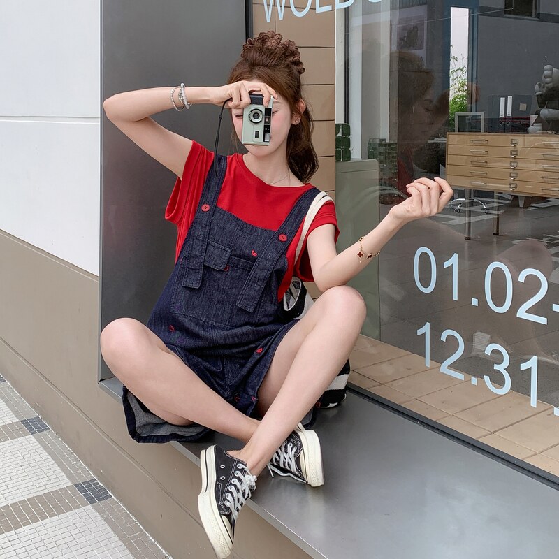 时尚减龄刺绣牛仔背带短裤两件套女夏季2025简约红色T恤流行套装,女装套装/套裙,浙宝168