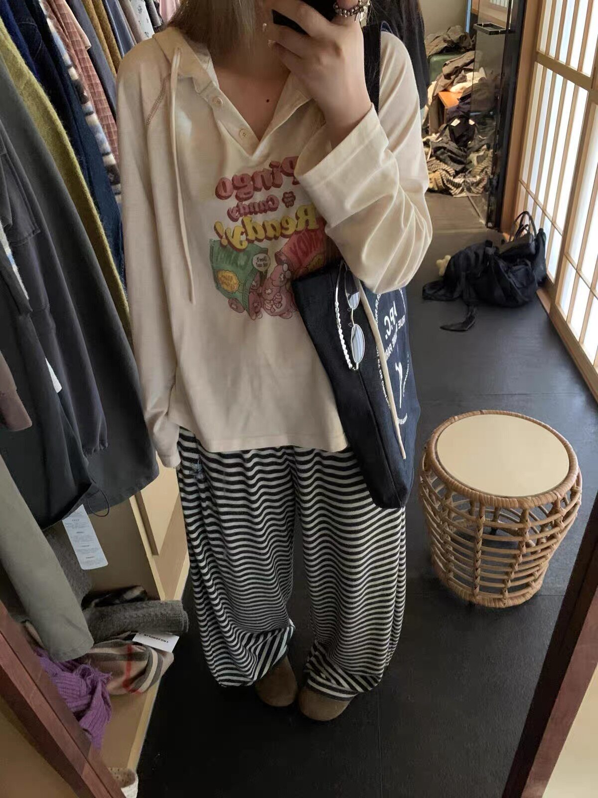 泡菜韩货 Hone韩国东大门26早秋可爱卡通印花字母连帽T恤女