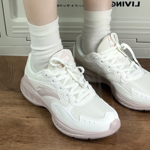 安踏跑步鞋正品星云跑步系列低帮百搭防滑减震耐磨女子运动休闲鞋