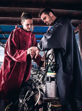 第四元素Fourth Element STORM旅行轻浴袍游泳冲浪 披风 风衣斗篷