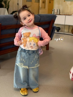 凡妈童装26春款女童小童韩版动漫卡通修身T恤做旧破洞直筒牛仔裤