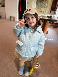凡妈童装2026秋冬新款女童小童韩版后背可爱卡通印花翻领棉服外套