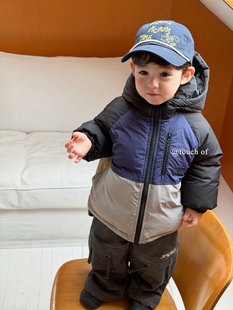 凡妈童装25冬季新款男童小童韩系撞色连帽短款儿童羽绒服外套洋气