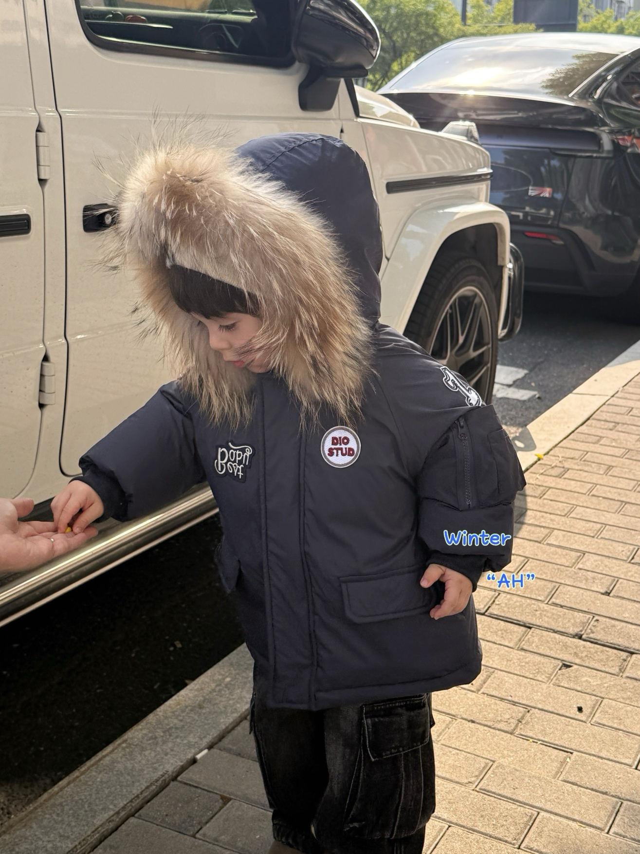 凡妈童装25冬季新款男童女童小童韩版休闲贴标毛领儿童羽绒服外套