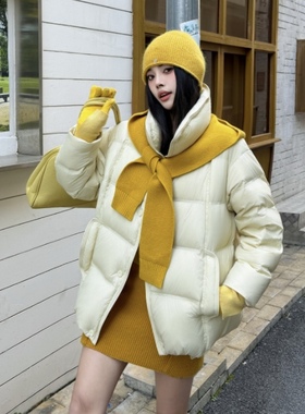 2025新款今年流行爆款撞色针织连帽小个子短款羽绒服女中长款冬季