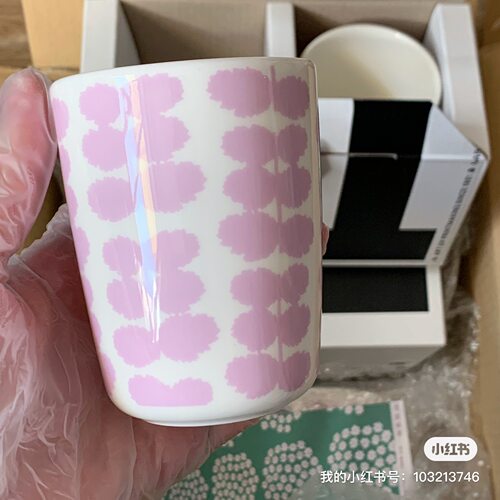 日本粉紫叶绿樱花手握Marimekko