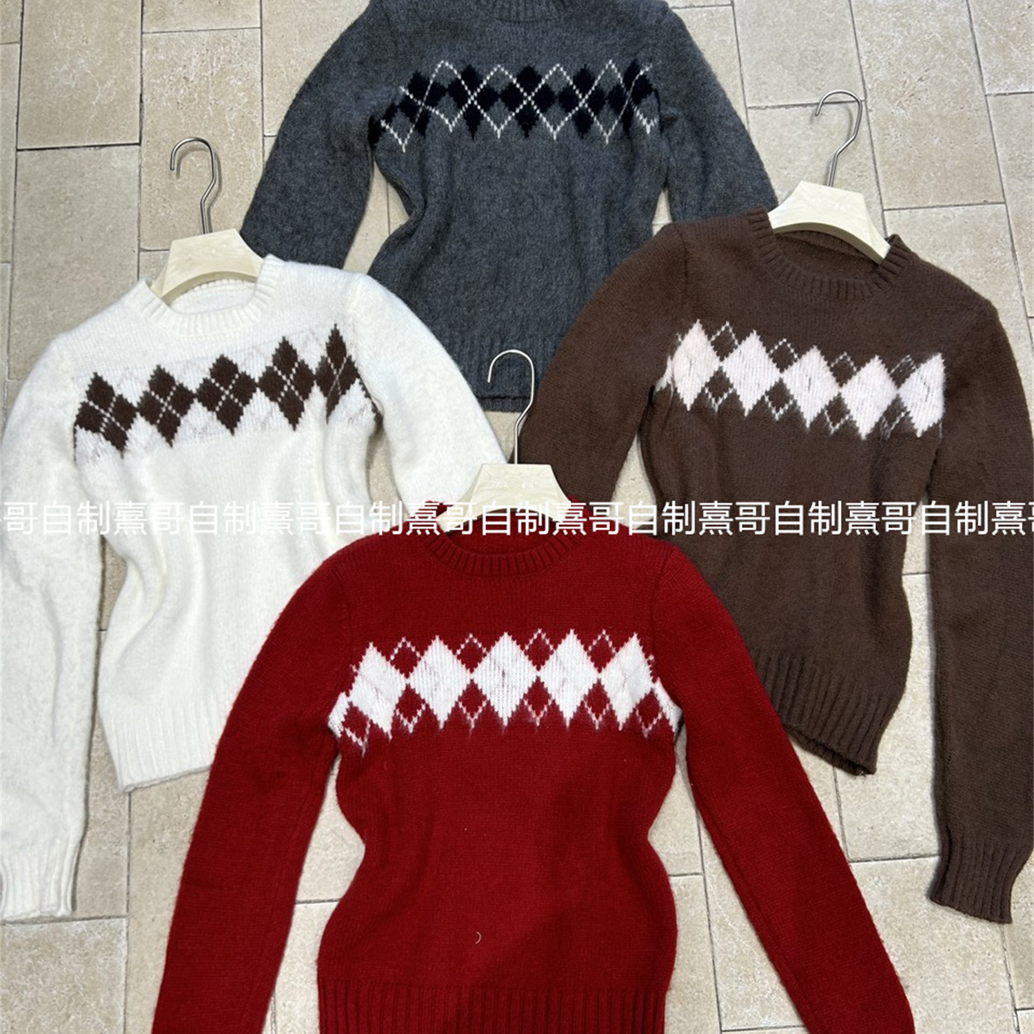 学际风好看菱格圆领套头毛衣冬季新款内搭长袖打底针织衫短款上衣