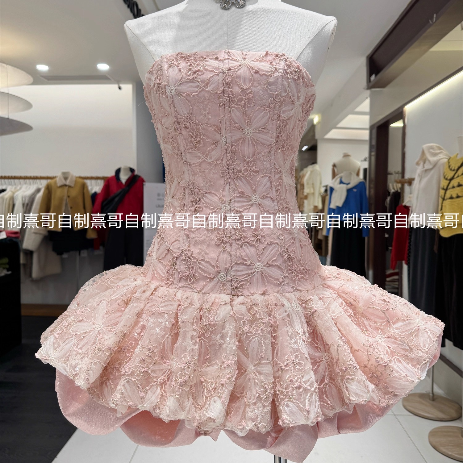 绝美抹胸蕾丝花苞连衣裙女轻奢高级感宴会礼服裙子法式重工蓬蓬裙