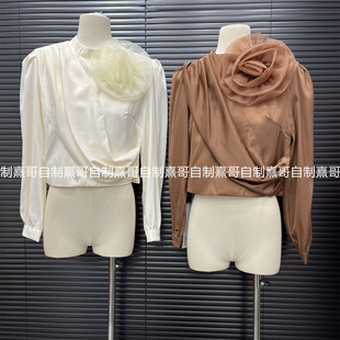 轻熟法式荡领衬衫女早春新款小众设计感花朵缎面衬衣巨好看的上衣