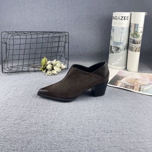 专柜断码秋冬新款气质尖头绒面松紧带一脚蹬粗跟及踝靴女时装短靴