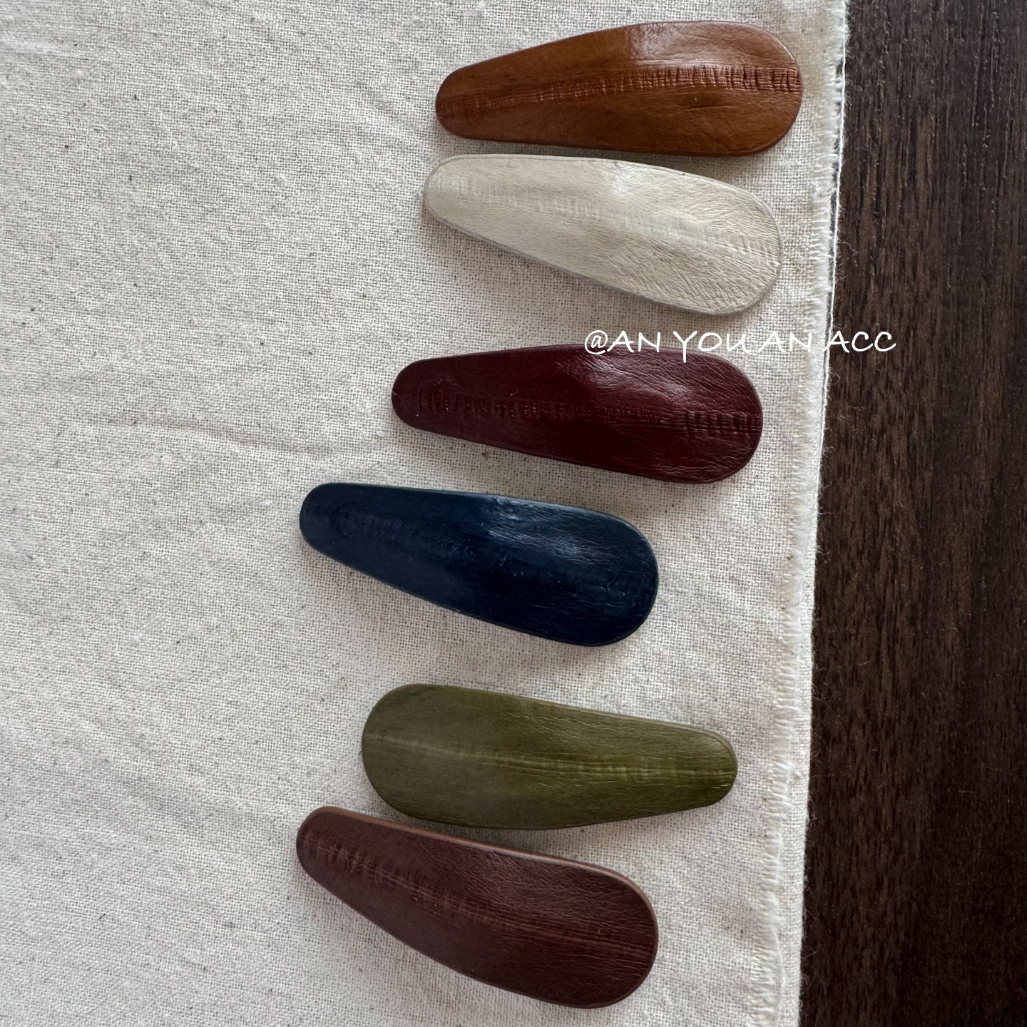 高级感·鳗鱼皮手工不锈钢发夹女额前碎发刘海BB夹小众真皮发饰,童装/婴儿装/亲子装,发饰,淘宝优惠券,粉丝福利购,淘宝优惠卷