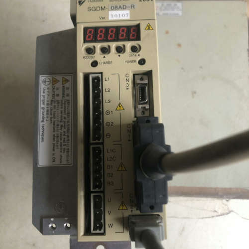 安川MODEL SGDM-08AD-R型号驱动器，原装拆机，议价。