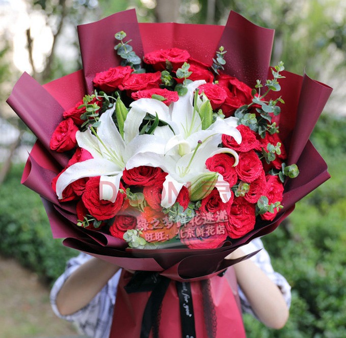 百合红玫瑰混搭鲜花速递 结婚纪念日 北京鲜花店生日送花天津同城