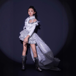 女童长袖白T台银白亮片半身裙套装秋冬春新款走秀闪亮8表演服小众
