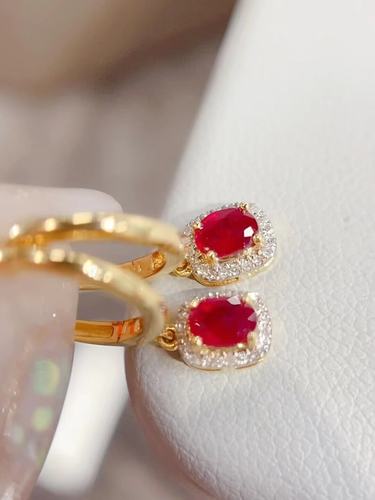 18K金女镶嵌南非高品质钻石0.5克拉天然鸽血红红宝石耳扣真金真钻