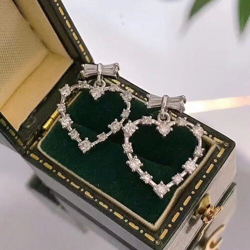 18K金女镶 0.58克拉天然南非高品质钻石蝴蝶结爱心耳钉耳环送证书