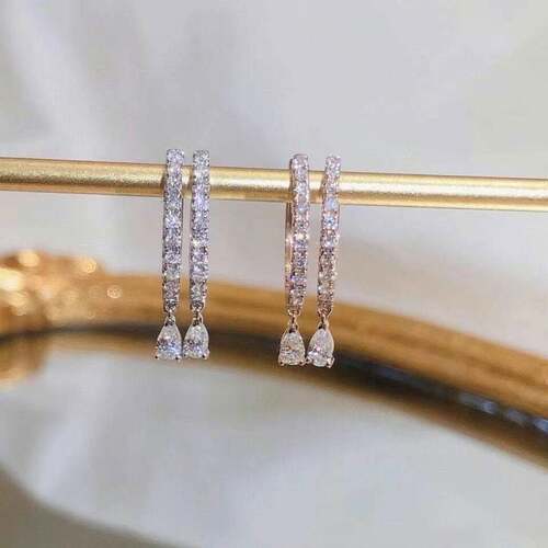 18K金女款镶嵌0.3克拉天然南非高品质钻石梨形耳圈真金真钻送证书