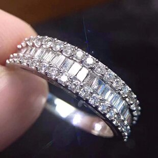 18K白金镶嵌女款0.8克拉天然南非小钻方糖钻圆钻钻石冰糖排戒戒指