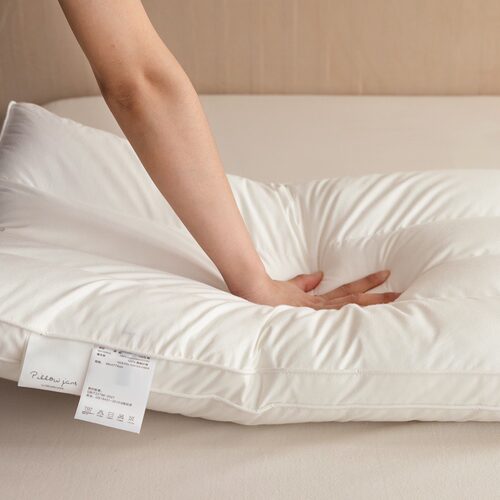 日式简约安睡定型成人枕扁平压线设计枕芯学生中低护颈单人枕头