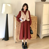 红色温柔系穿搭长袖连衣裙女秋季2025新款法式复古气质马甲两件套，女装套装/套裙，惟卡贝娜