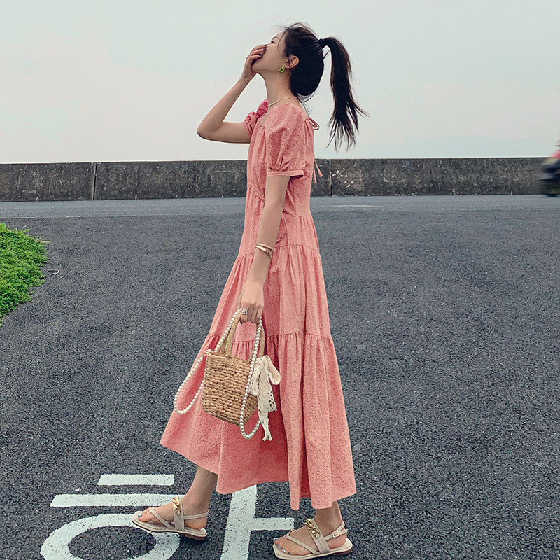 法式牛油果绿显瘦连衣裙女夏季2025新款高级感V领泡泡袖甜美长裙，女装连衣裙，惟卡贝娜