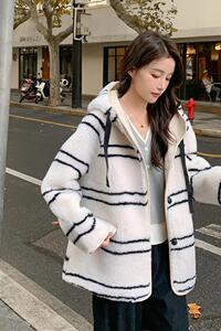 已出货226-A232-P185   2022冬季新款皮毛一体外套女 控价268图片