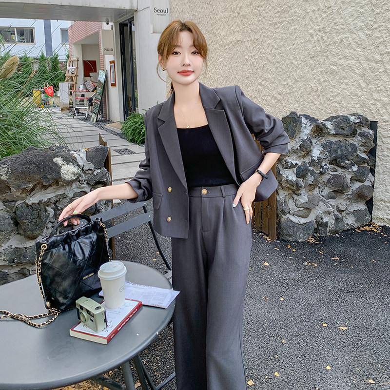 灰色短款西装休闲裤女春秋2025新款减龄高级感时尚穿搭,女装西装,惟卡贝娜