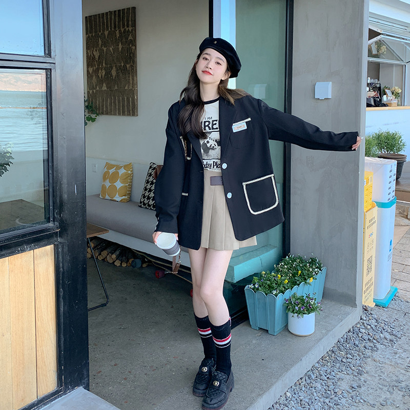 黑色设计感小众西装外套女短款2025春装新款韩版宽松休闲减龄西服,女装西装,惟卡贝娜