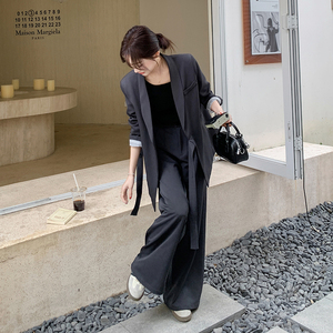 灰色上班通勤穿搭西装套装女2025新款初春高级感西服阔腿裤两件套图片