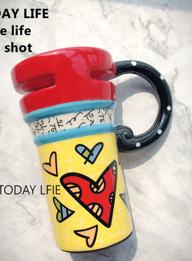 仟度彩绘陶瓷杯黄色桃心卡通可爱涂鸦马克杯带盖咖啡杯/有干裂痕