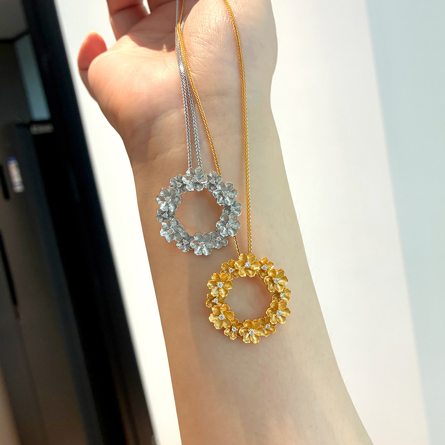 高级感法式复古花环项链女925纯银花朵吊坠镶钻锁骨链磨砂金颈链