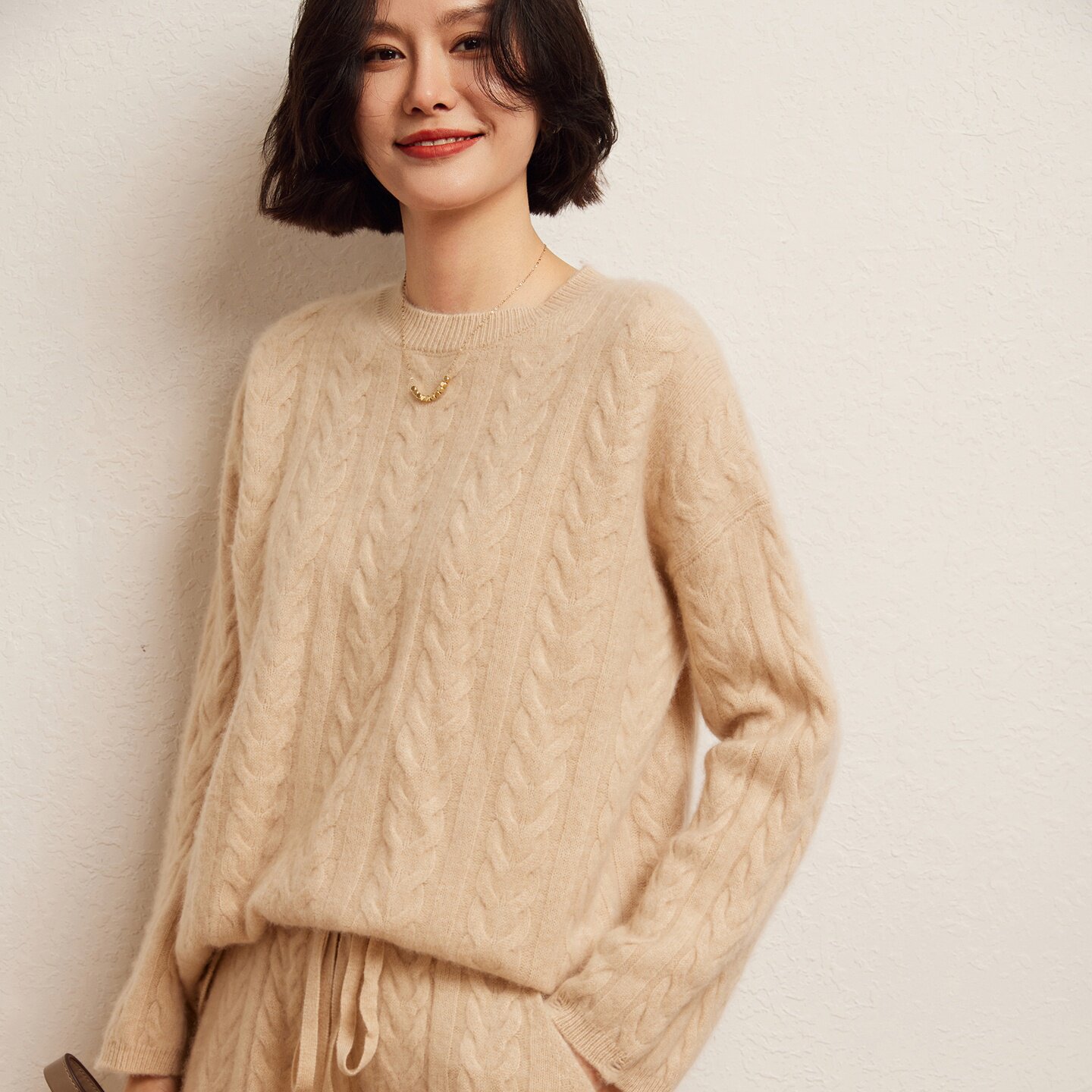 重工麻花纹理山羊绒针织衫女松弛风圆领慵懒宽松套头羊毛保暖毛衣