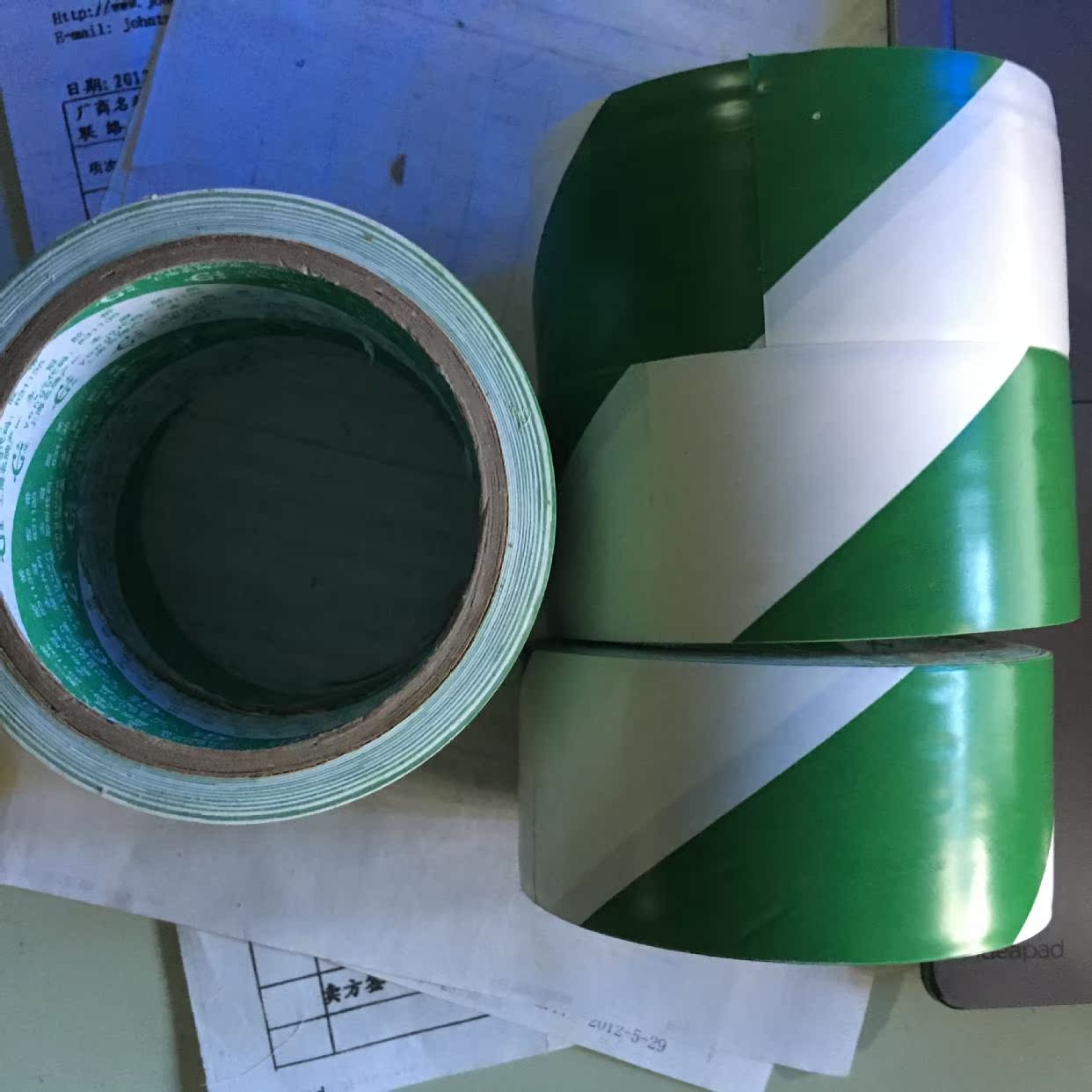 精品警示胶带4.8CM宽绿白色地面胶带警戒隔离斑马线黑黄地板胶带