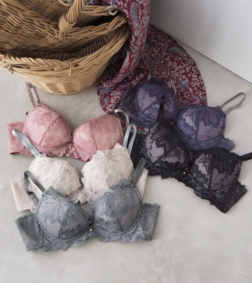 华歌尔 AMPHI Glama 宽边侧收聚拢文胸 日本专柜 Rich 997 包邮