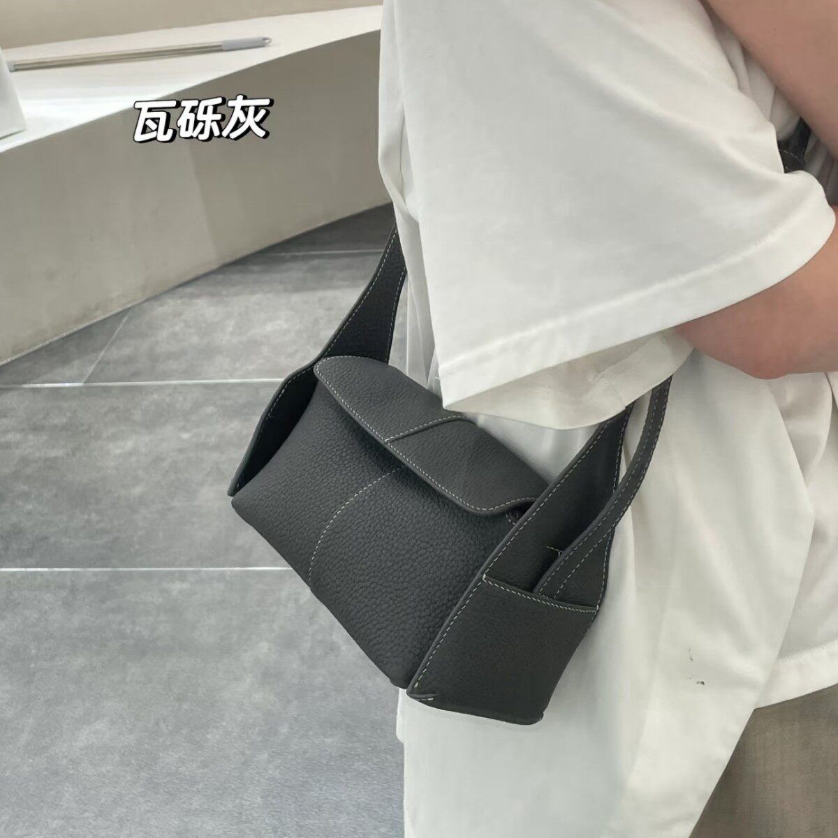 屋檐mini包包女 真皮hob小方包