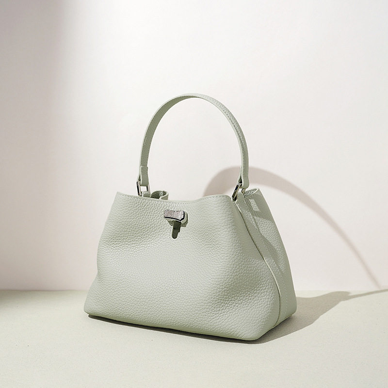 春夏新款真皮女包荔枝纹头层牛皮水桶包时尚百搭设计感小众斜挎包